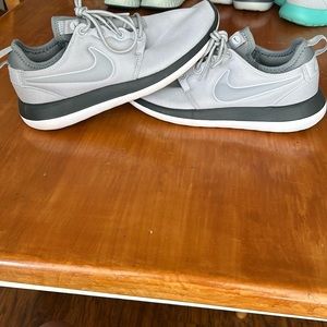 Nike unisex sneakers